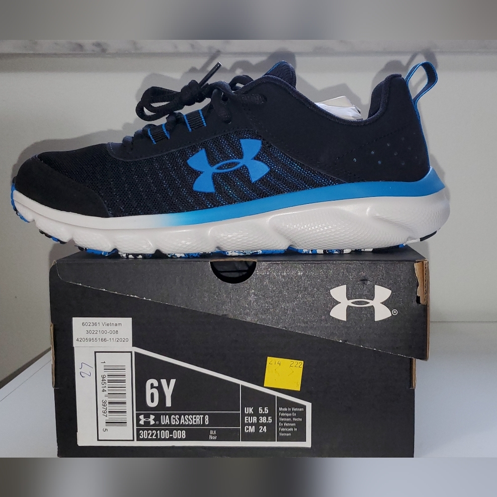 Under Armour Sneakers